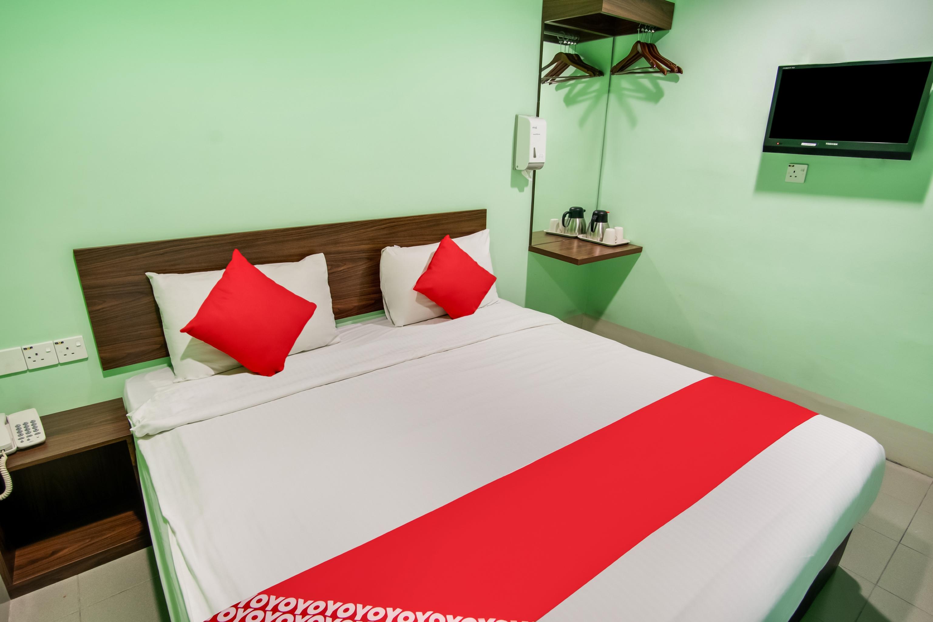 Oyo 89480 Dream House Hotel Секудаи Экстерьер фото