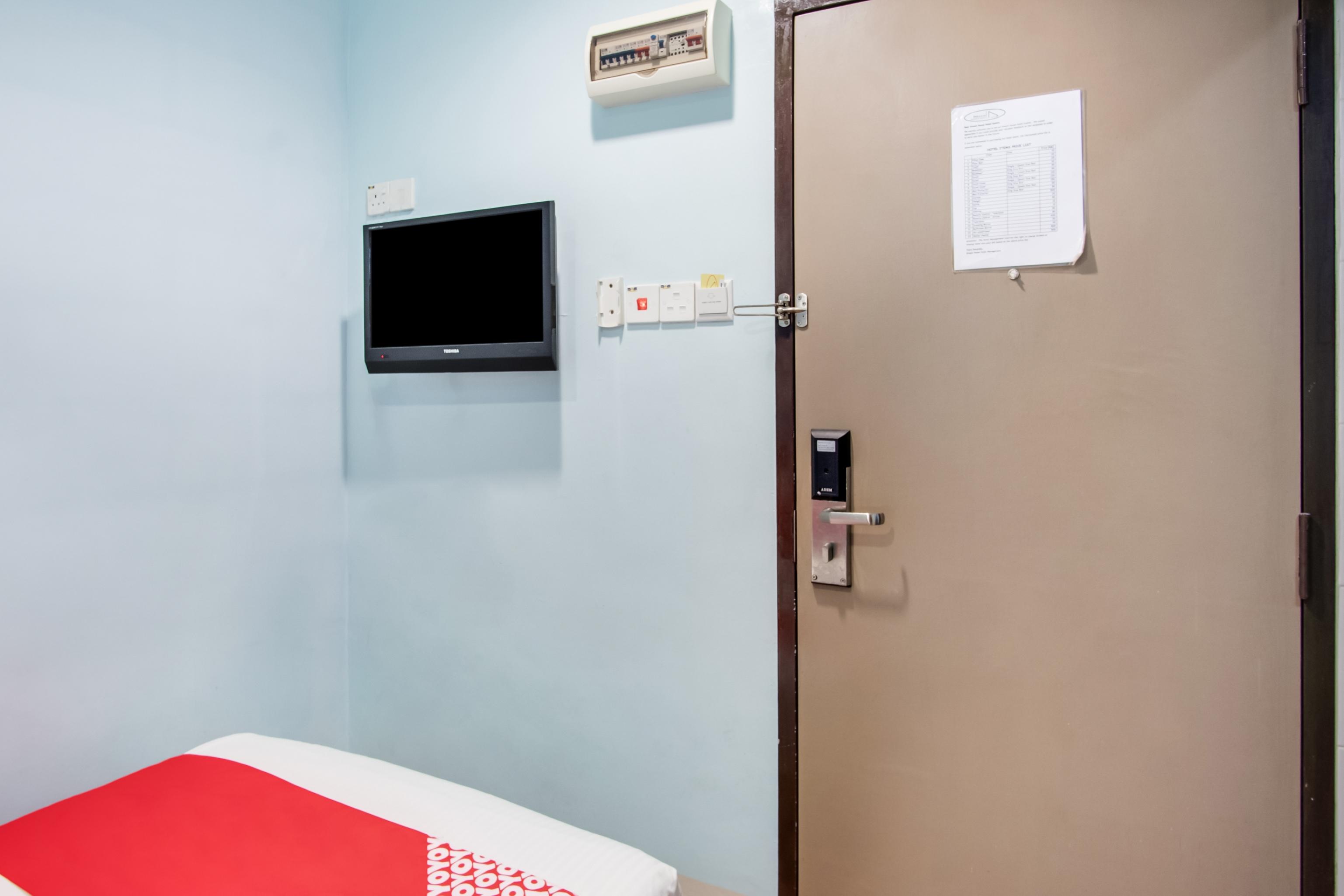 Oyo 89480 Dream House Hotel Секудаи Экстерьер фото
