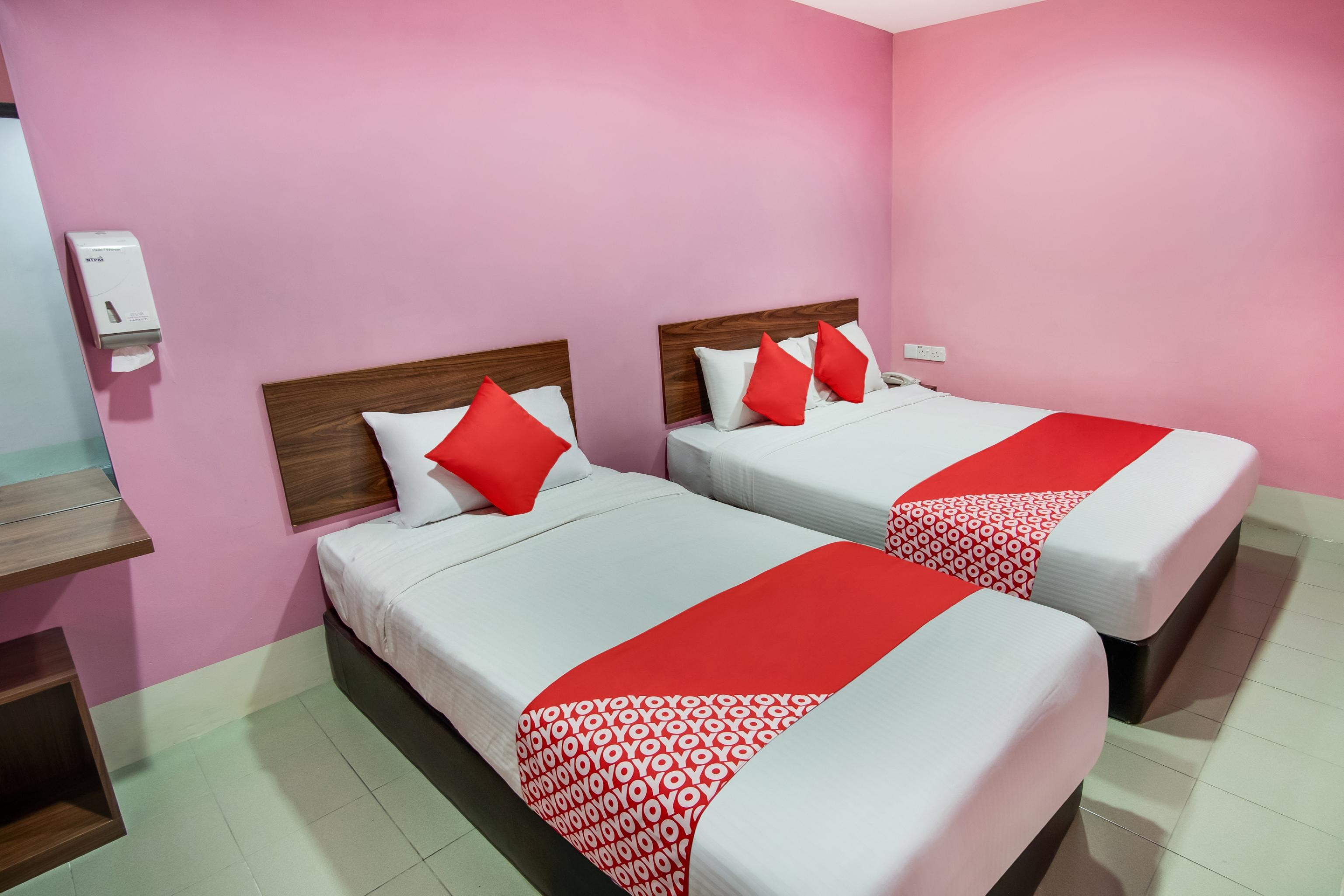 Oyo 89480 Dream House Hotel Секудаи Экстерьер фото