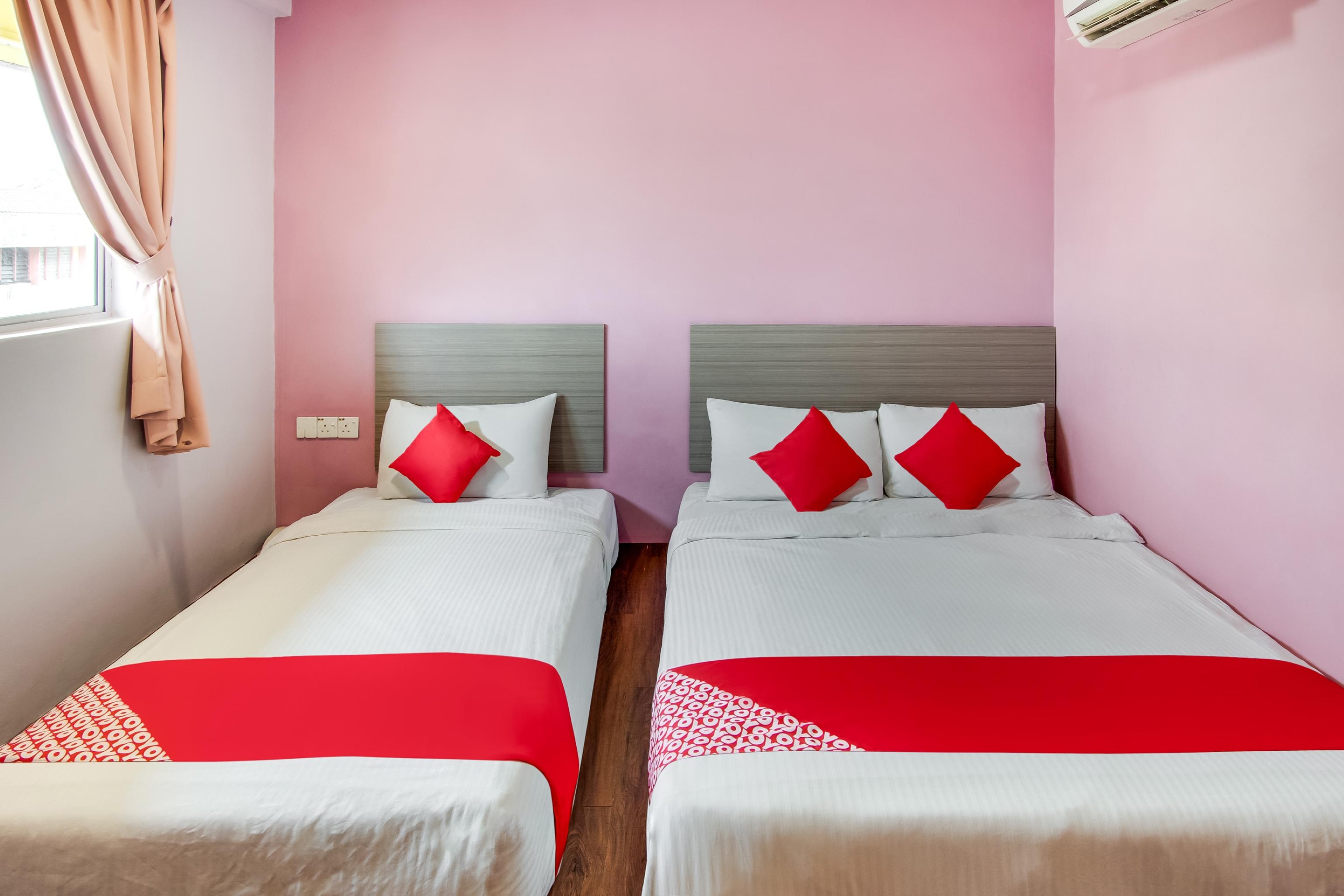 Oyo 89480 Dream House Hotel Секудаи Экстерьер фото